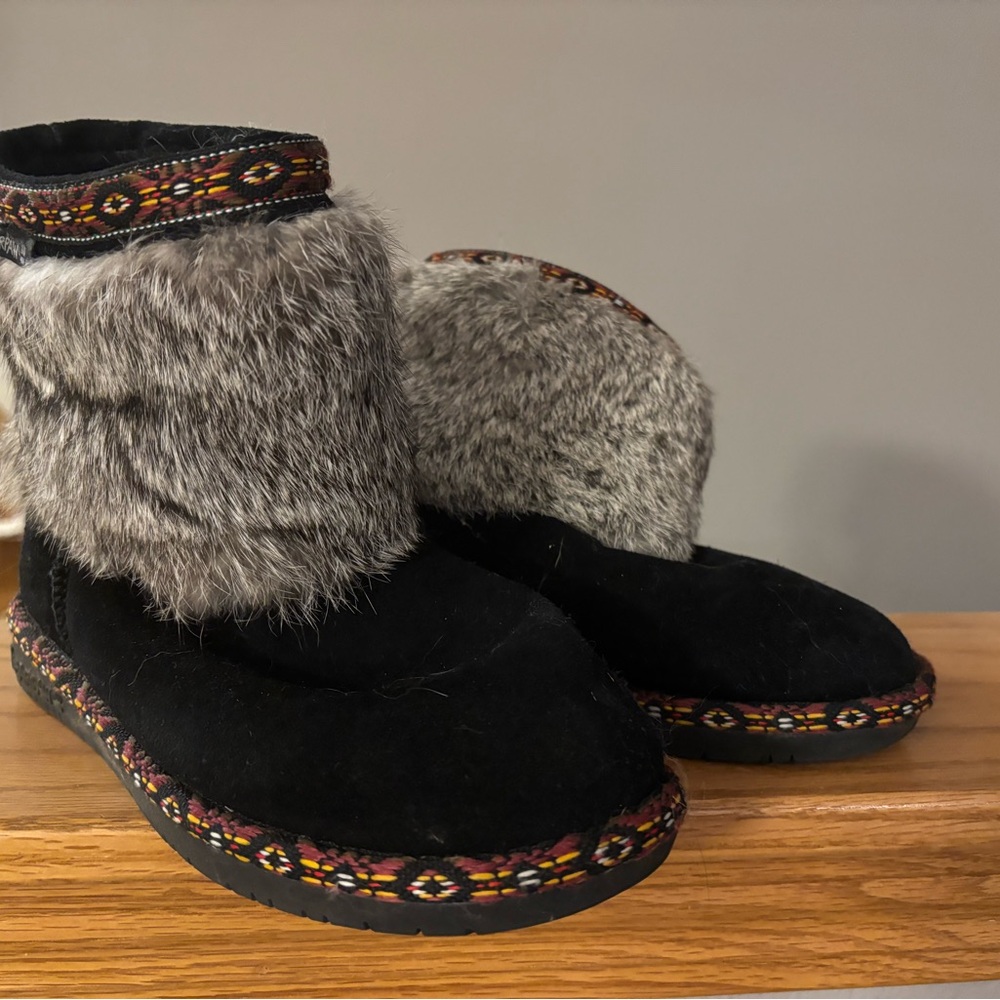 Bearpaw boots with fur